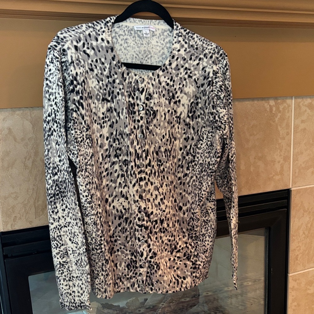 Isaac Mizrahi Black and Cream Animal Print Top